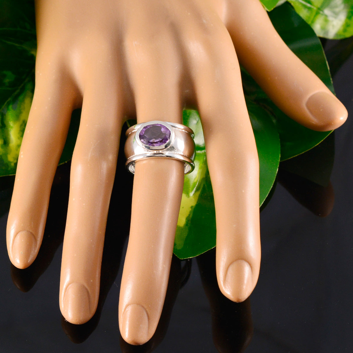 Amethyst Solitär Ring aus deutschem Sterlingsilber mit violetten Edelsteinen, ausgefallener Kunsthandwerker-Schmuck
