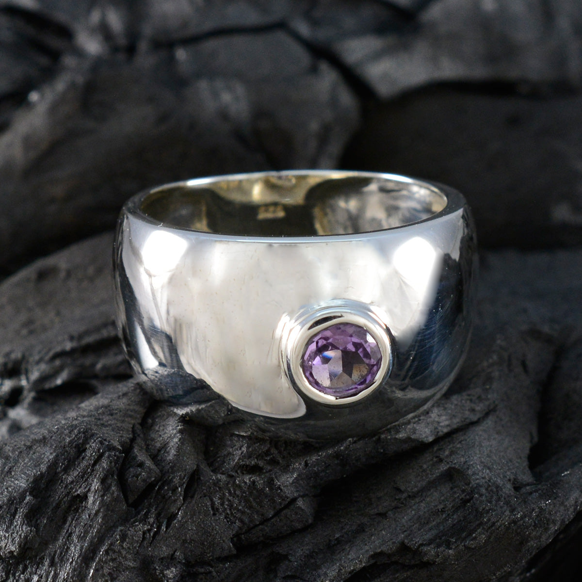 Amethyst Solitaire Indian Sterling Silver Purple Gemstone Eye catching Glamorous Ring Jewelry