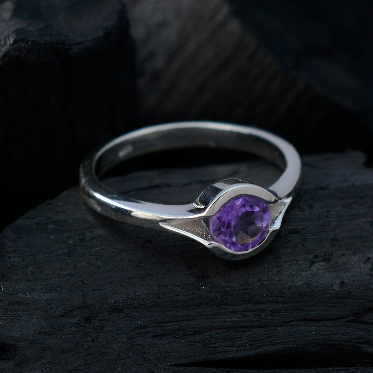 Amethyst Solitaire Russian Silver Purple Gemstone Featherlight Contemporary Ring Jewellery