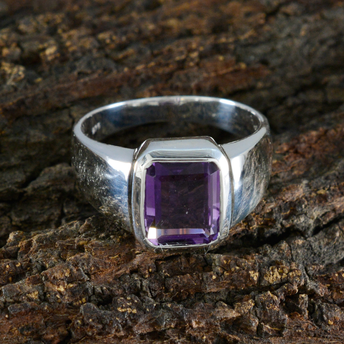 Amethyst Solitaire Indian 925 Sterling Silver Purple Gemstones Mid weight Signet Ring Jewelry