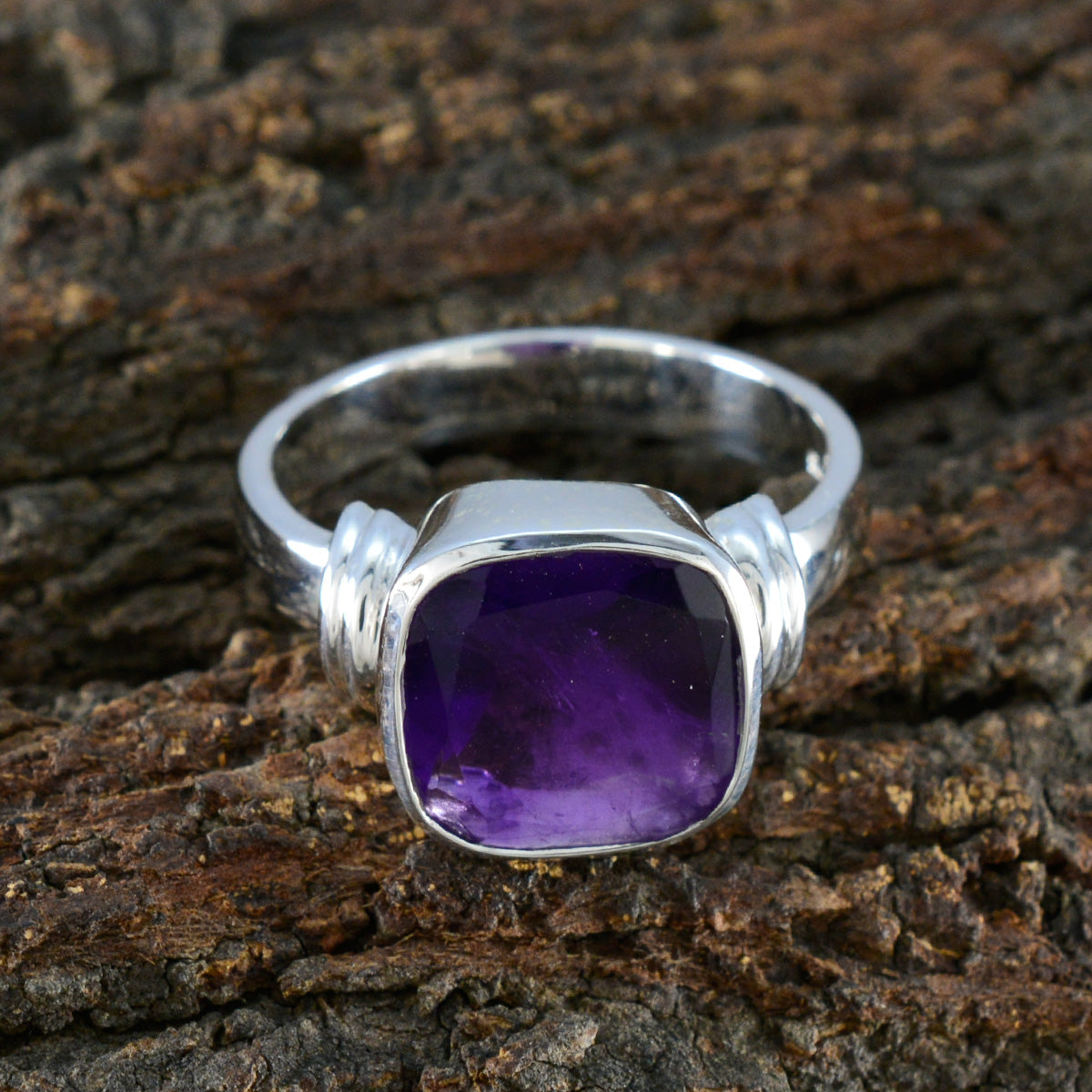 Amethyst Solitaire Indian 925 Sterling Silver Purple Gemstones Eye catching Trendy Ring Jewellery