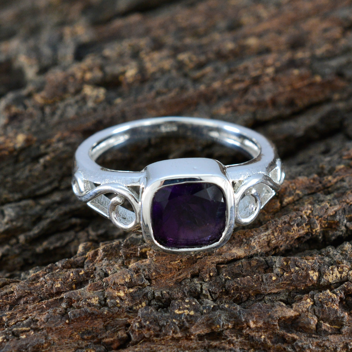 Amethyst Solitaire German Silver Purple Gemstone Featherlight Modern Ring Jewellery