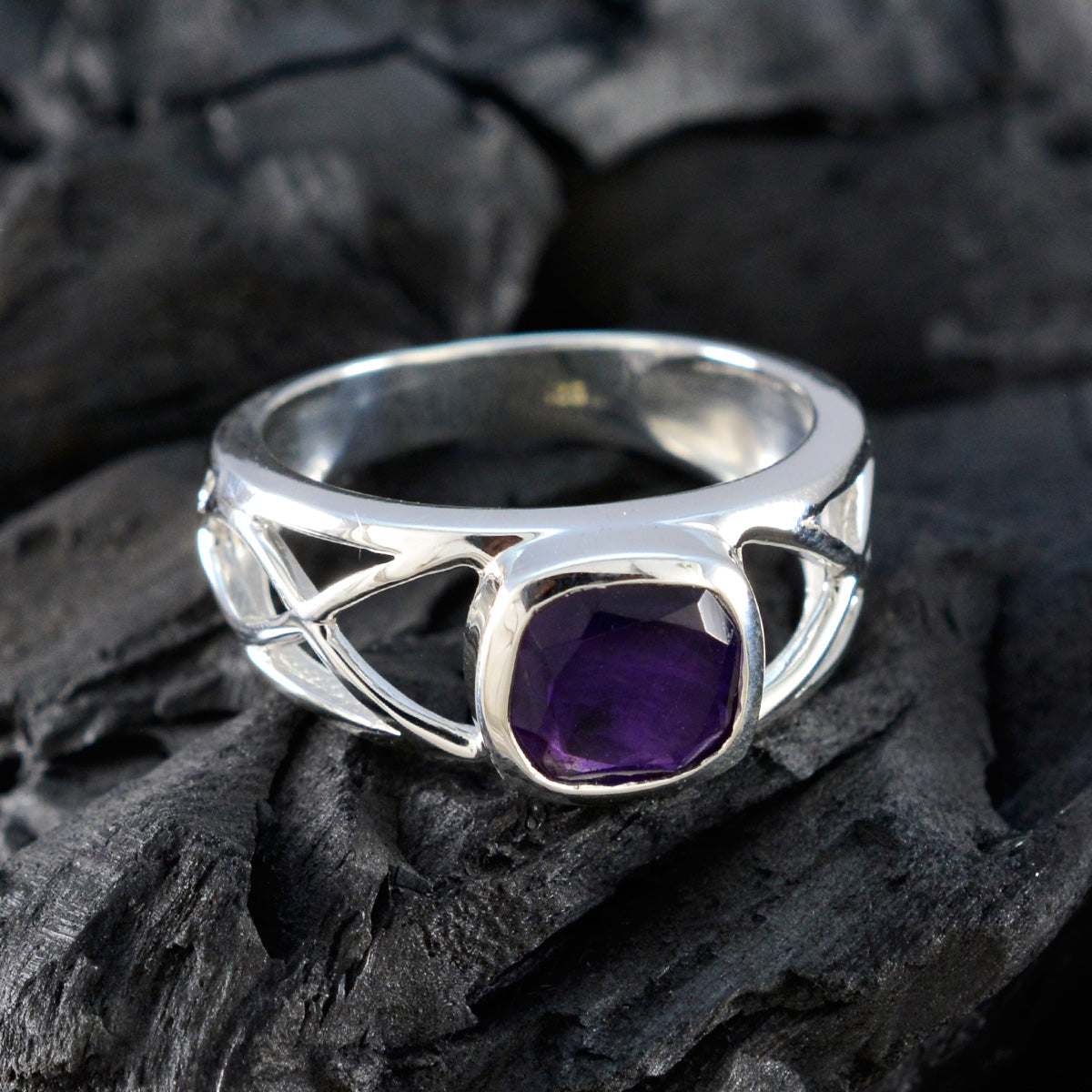 Amethyst Solitaire Indian Sterling Silver Purple Gemstones Tiny Contemporary Ring Jewelry