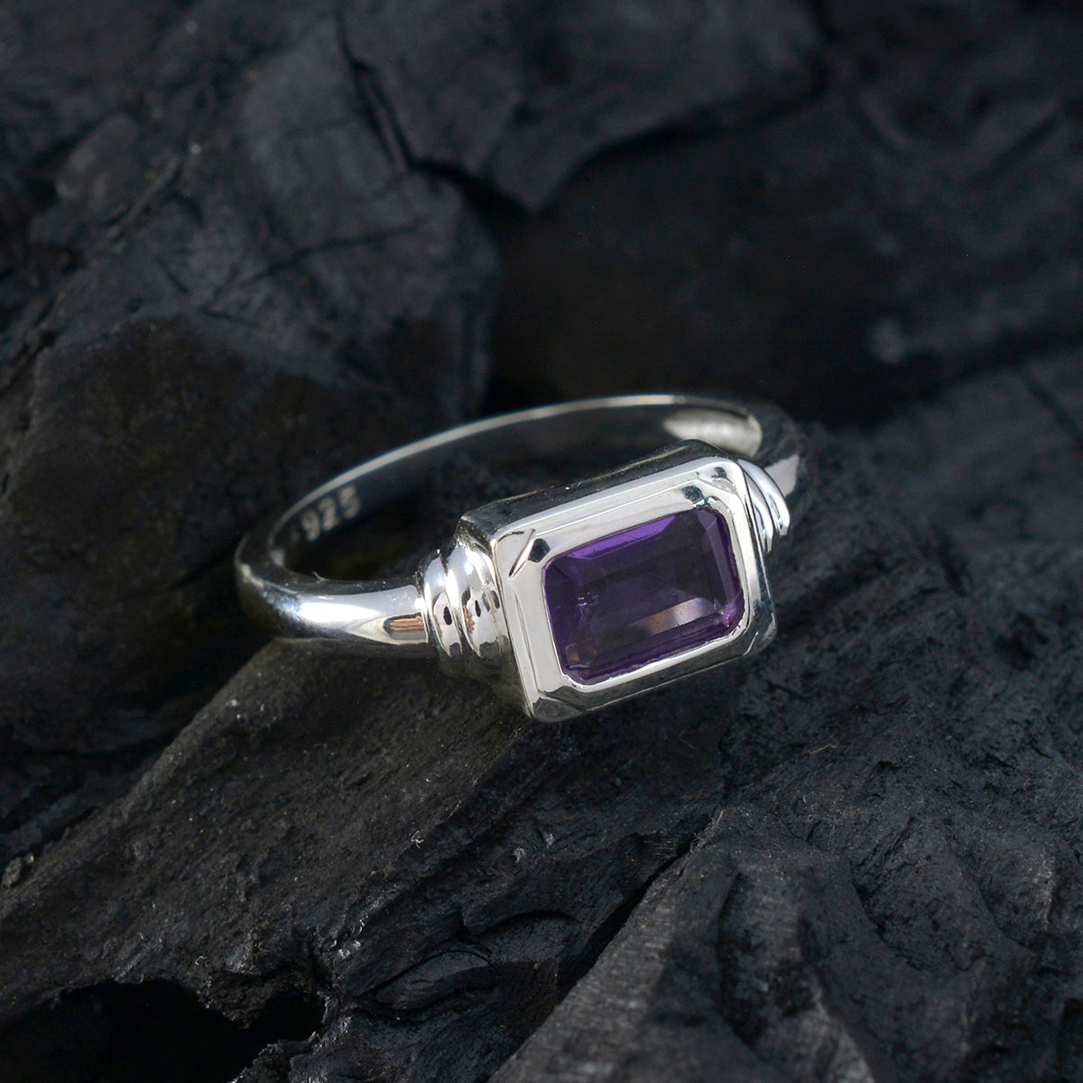 Amethyst Solitaire Japanese Sterling Silver Purple Gemstones Whisper thin Glamorous Ring Jewelry