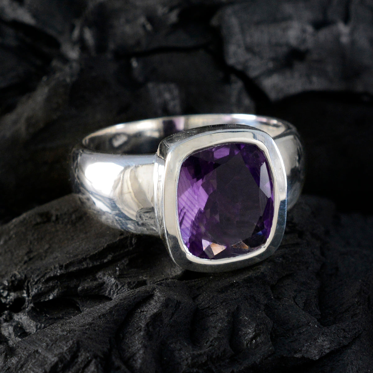 Amethyst Solitaire Egyptian 925 Sterling Silver Purple Gemstone Eye catching Contemporary Ring Jewelry