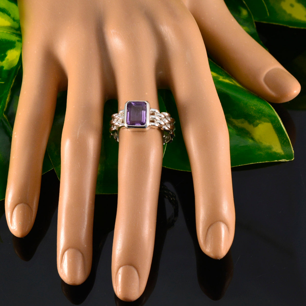 Amethyst Solitaire Indian 925 Sterling Silver Purple Gems Mid weight Art Deco Band Jewellery