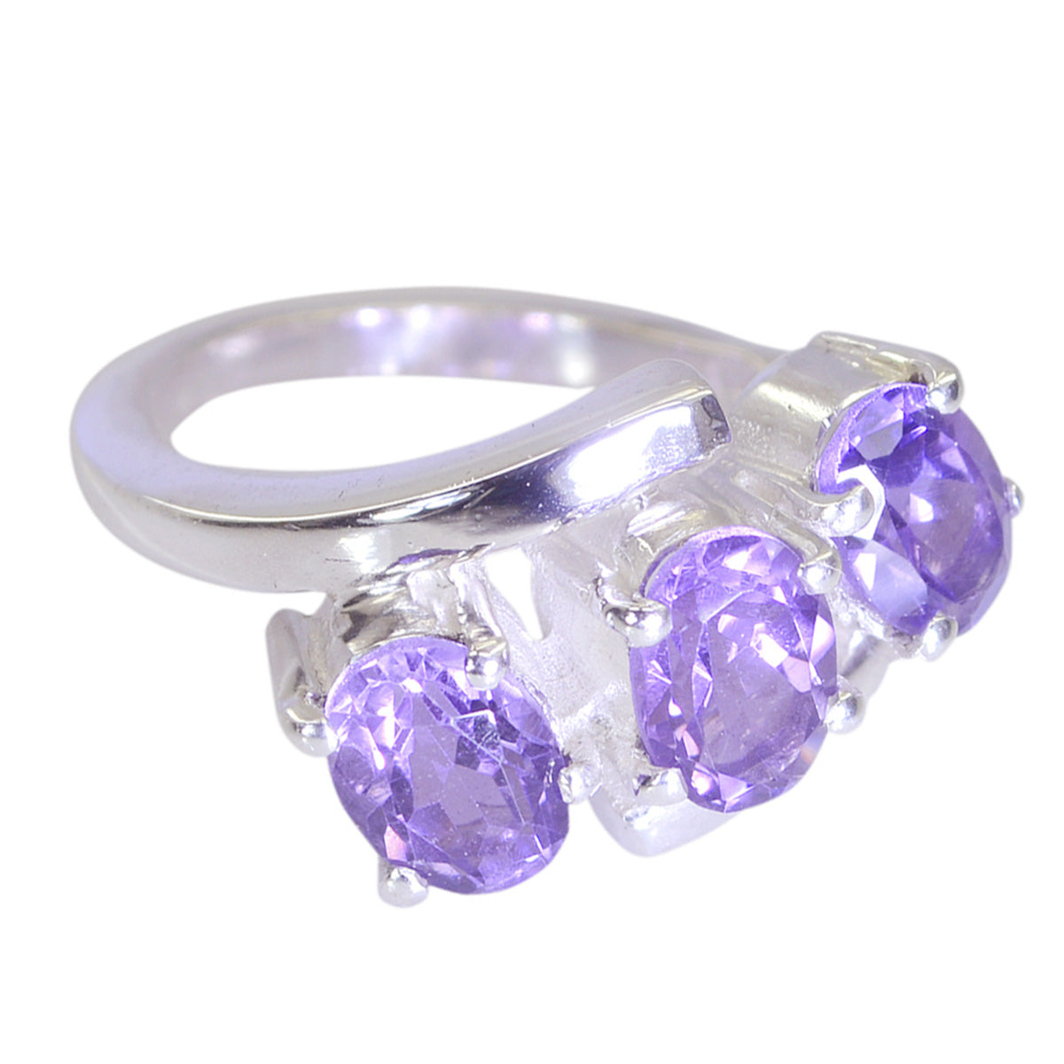 Anillo clásico abstracto con trilogía de amatista en plata egipcia 925 y gemas moradas. Imagen secundaria del producto