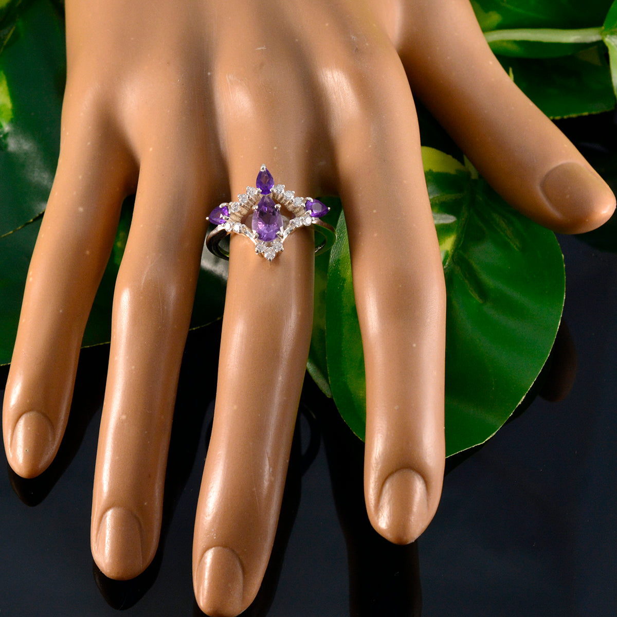 Amethyst Halo Indian 925 Sterling Silver Purple Gemstones Featherlight Sophisticated Ring Jewelry