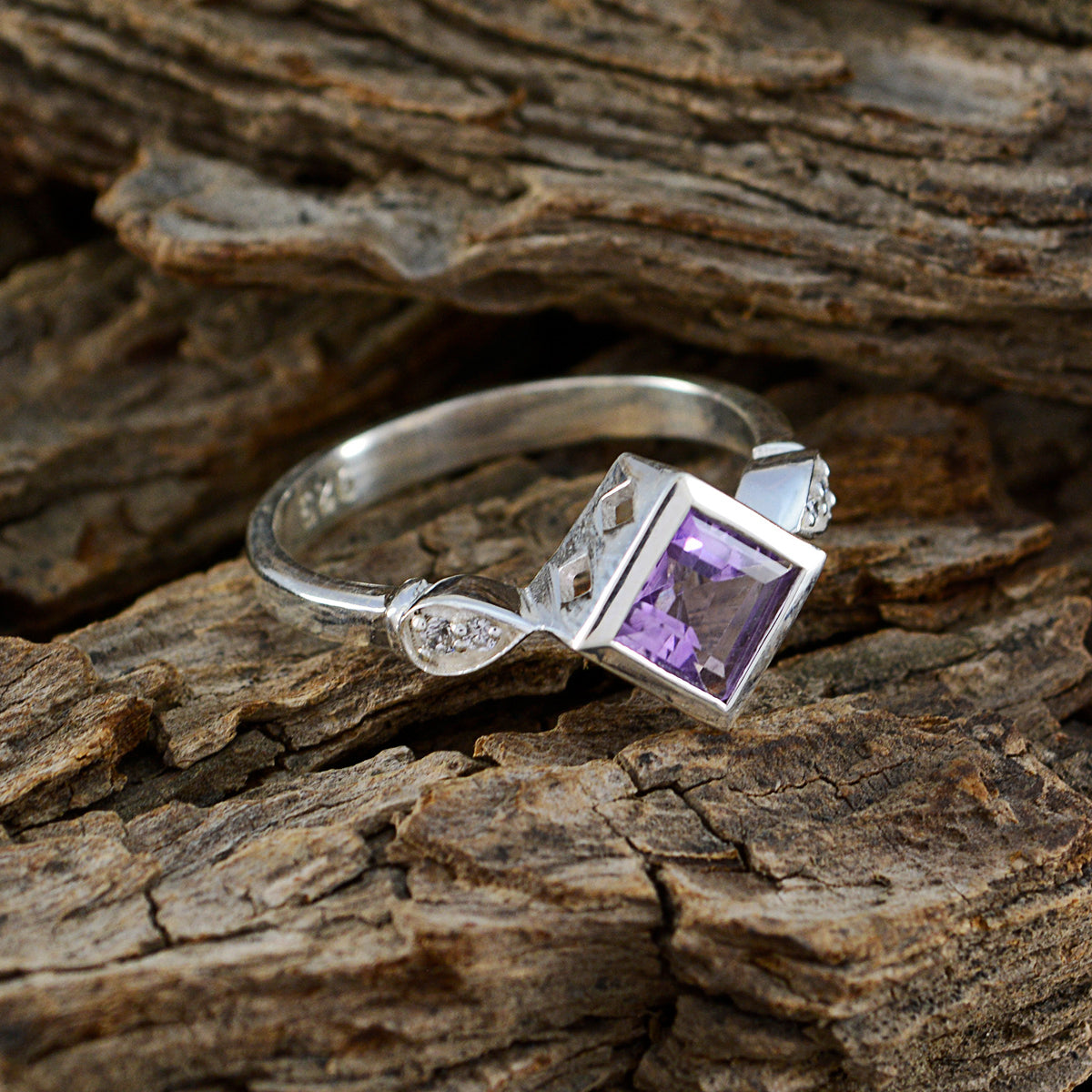 Amethyst Halo Indian 92.5 Silver Purple Gemstone Featherlight Artisan Ring Jewellery