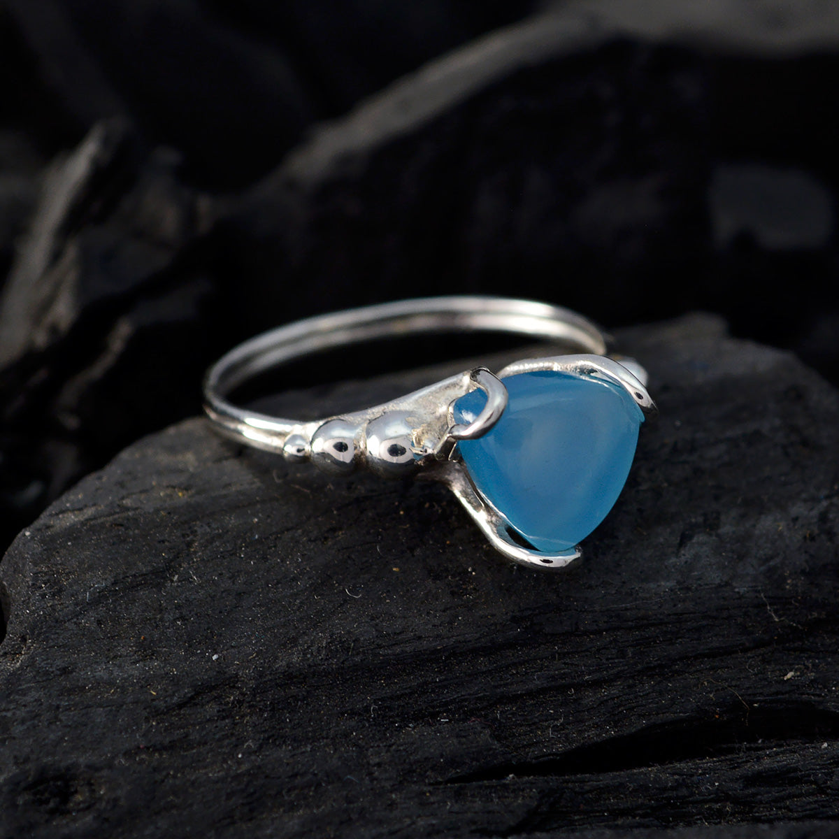 Blue Chalcedony Solitaire Mexican Sterling Silver Blue Gems Delicate Rope Wire Ring Jewellery