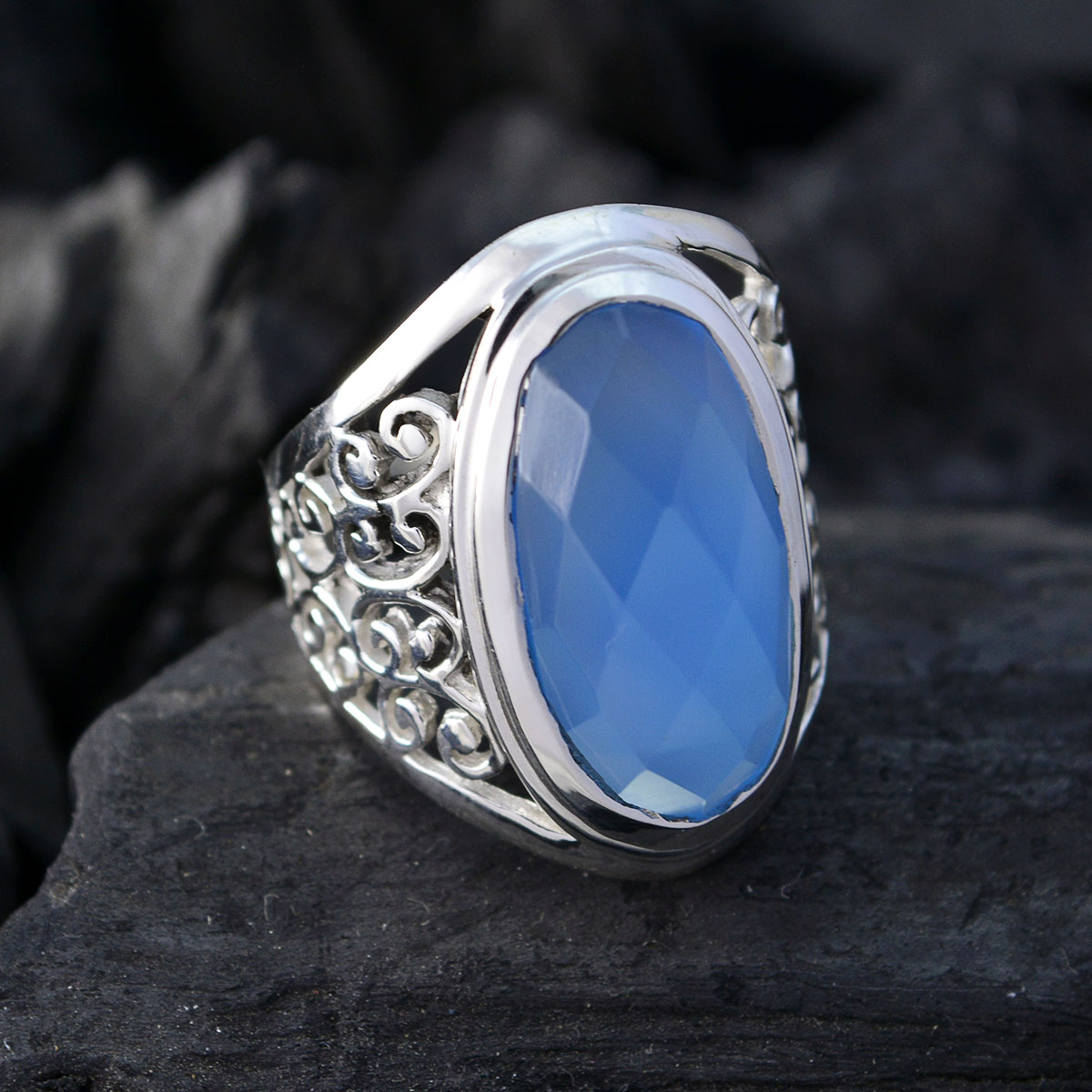 Blue Chalcedony Solitaire Latin American Sterling Silver Blue Gemstones Mid weight Filigree Ring Jewelry