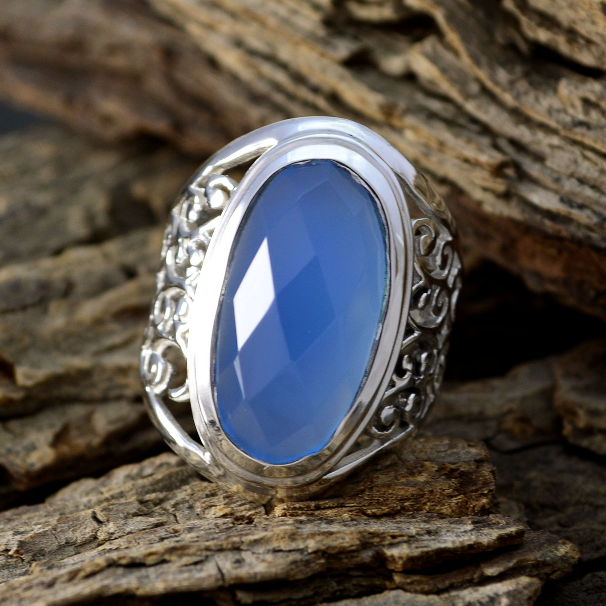 Blue Chalcedony Solitaire Latin American Sterling Silver Blue Gemstones Mid weight Filigree Ring Jewelry