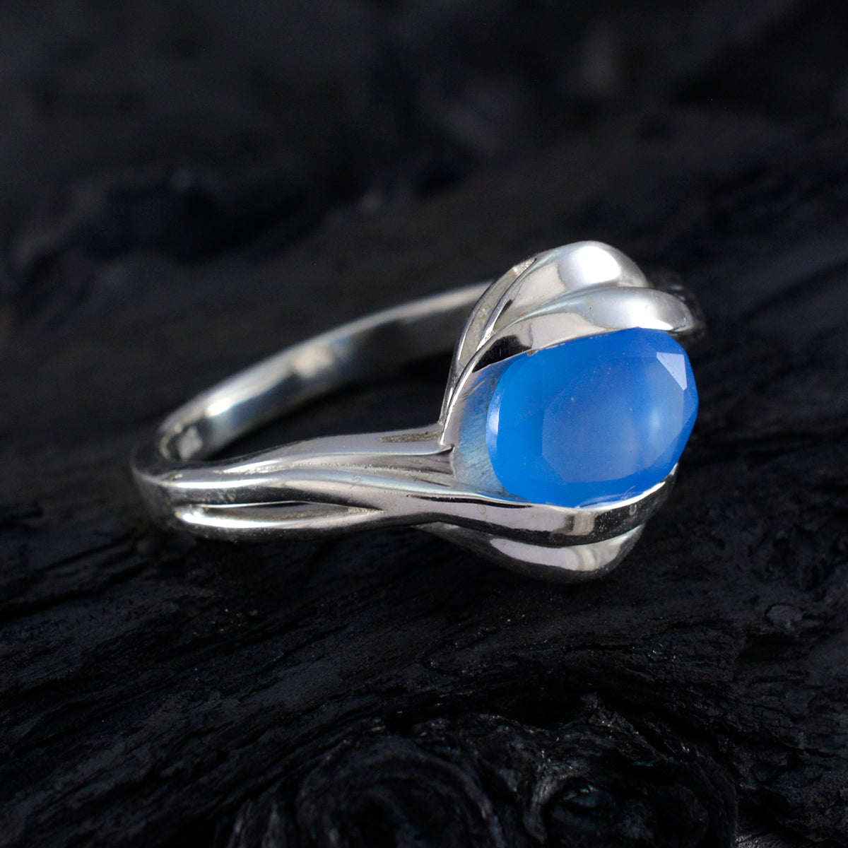 Blue Chalcedony Solitaire German 925 Sterling Silver Blue Gems Tiny Traditional Ring Jewelry