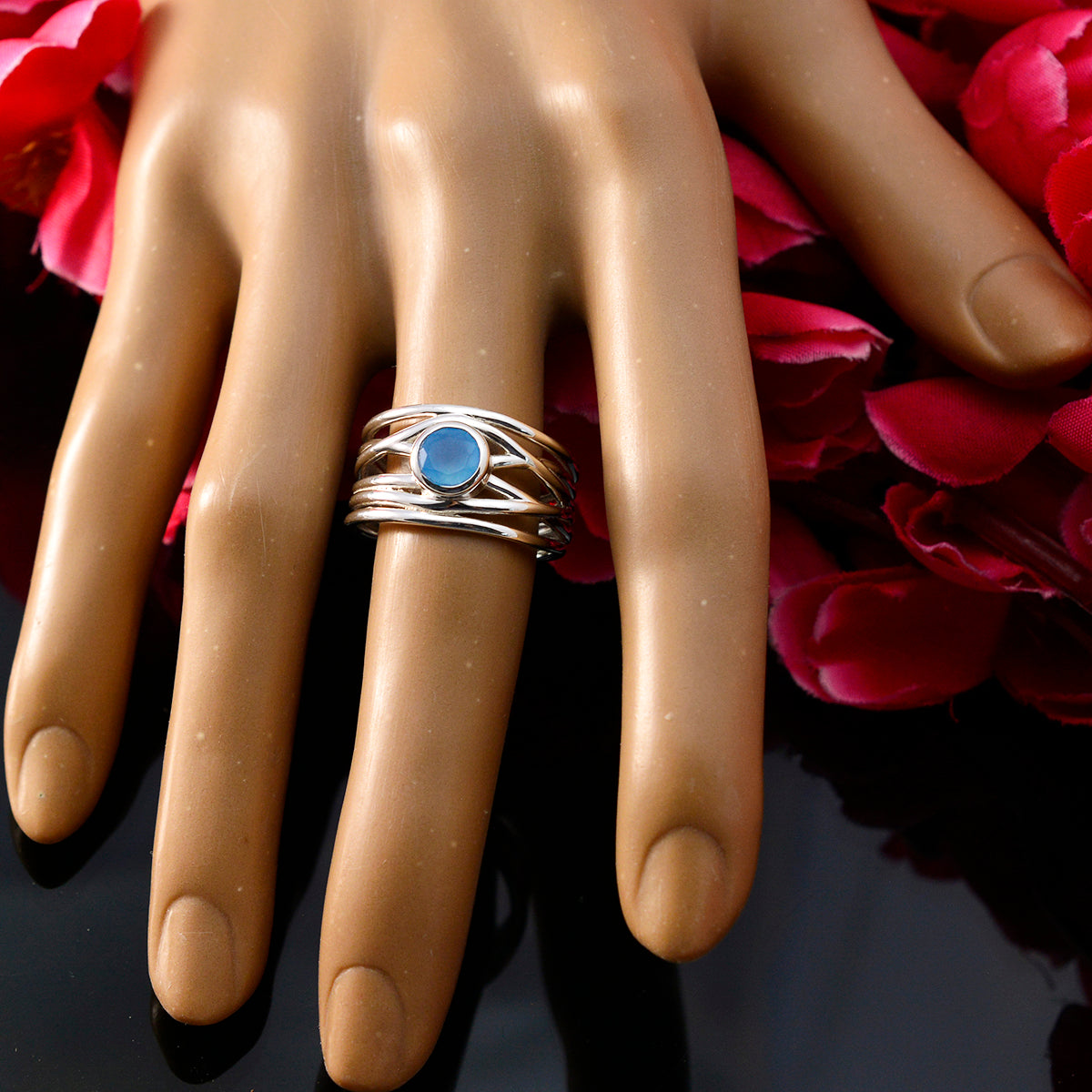 Blue Chalcedony Solitaire Spanish Silver Blue Gemstone Eye catching Rope Wire Band Jewellery