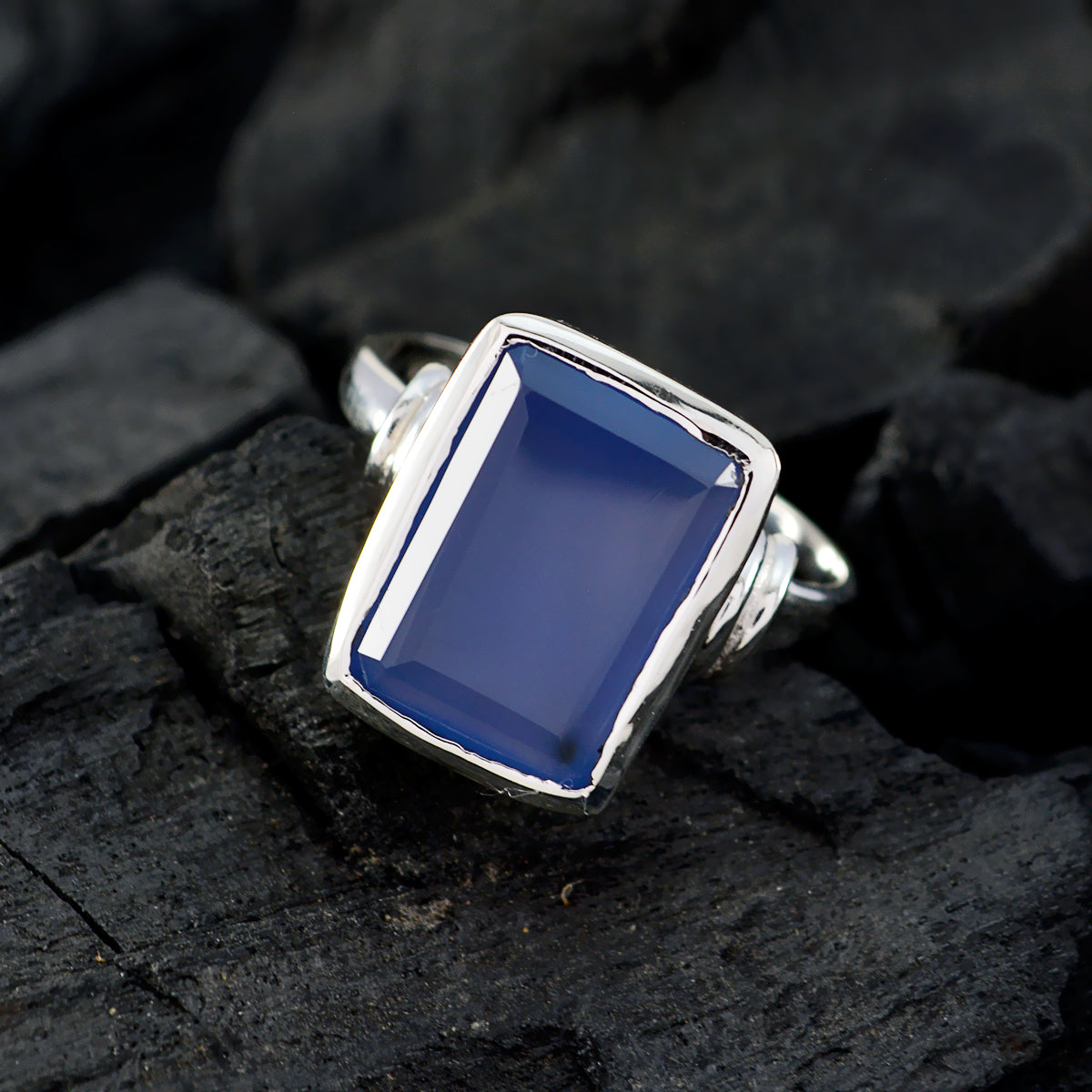 Blue Chalcedony Solitaire French Sterling Silver Blue Gems Eye catching Armor Ring Jewellery