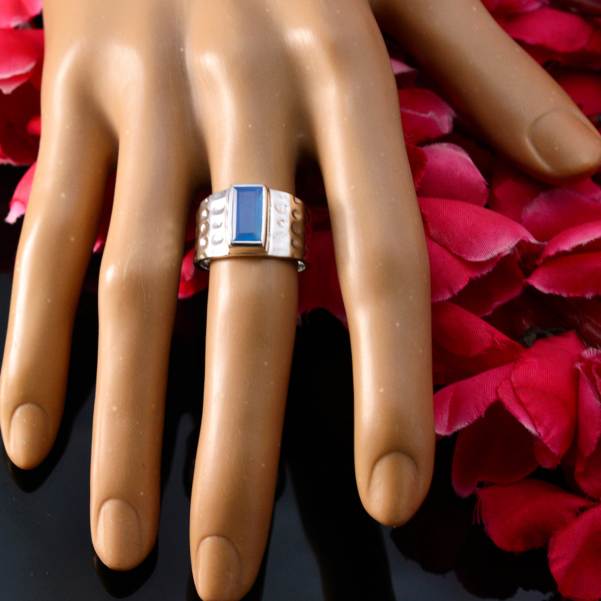 Blue Chalcedony Solitaire Moroccan 925 Silver Blue Gemstone Mid weight Signet Ring Jewelry