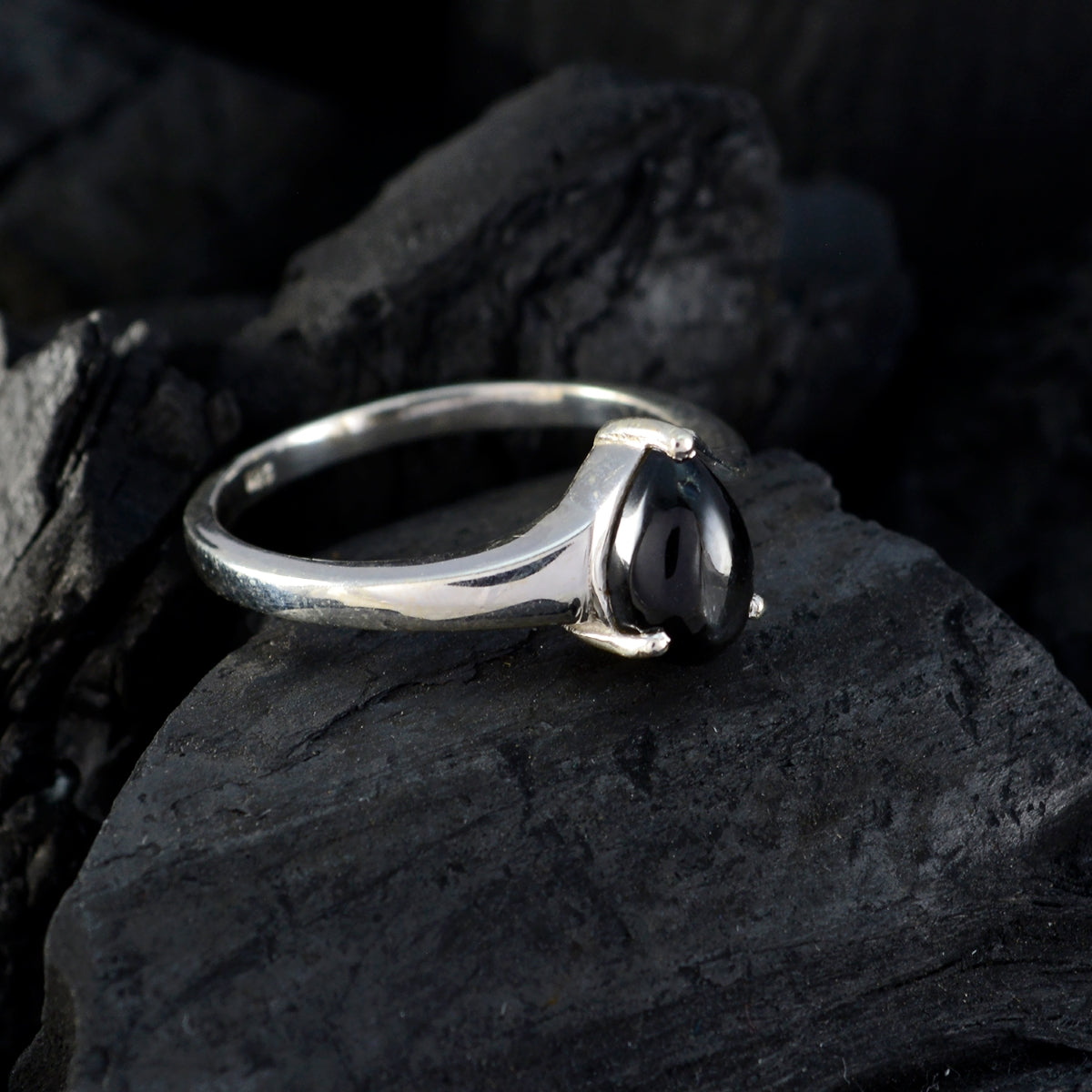 Black Onyx Solitaire Japanese Silver Black Gemstone Whisper thin Romantic Ring Jewellery