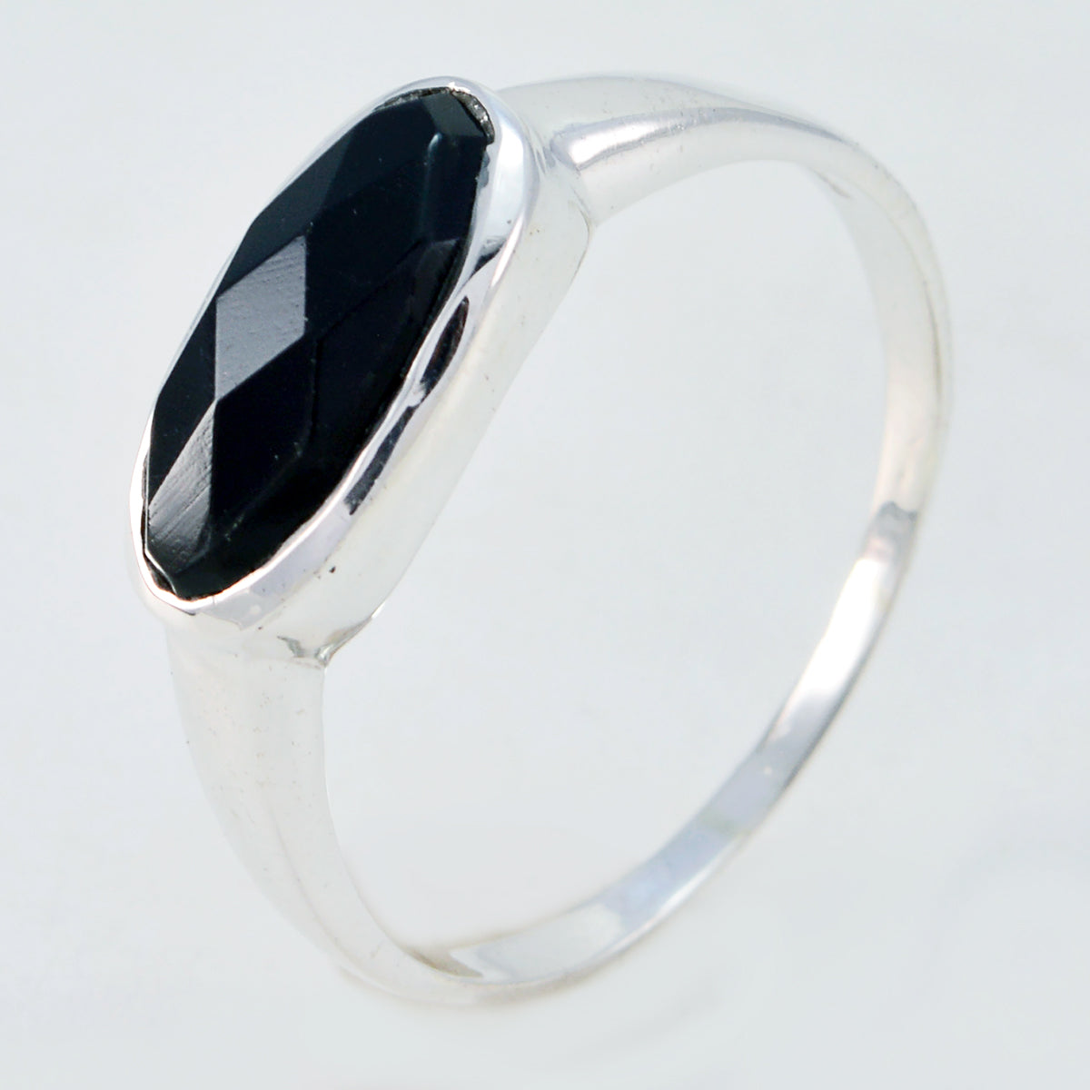 Bague solitaire en onyx noir, argent 92,5, pierres précieuses noires, délicate et tendance Image secondaire du produit