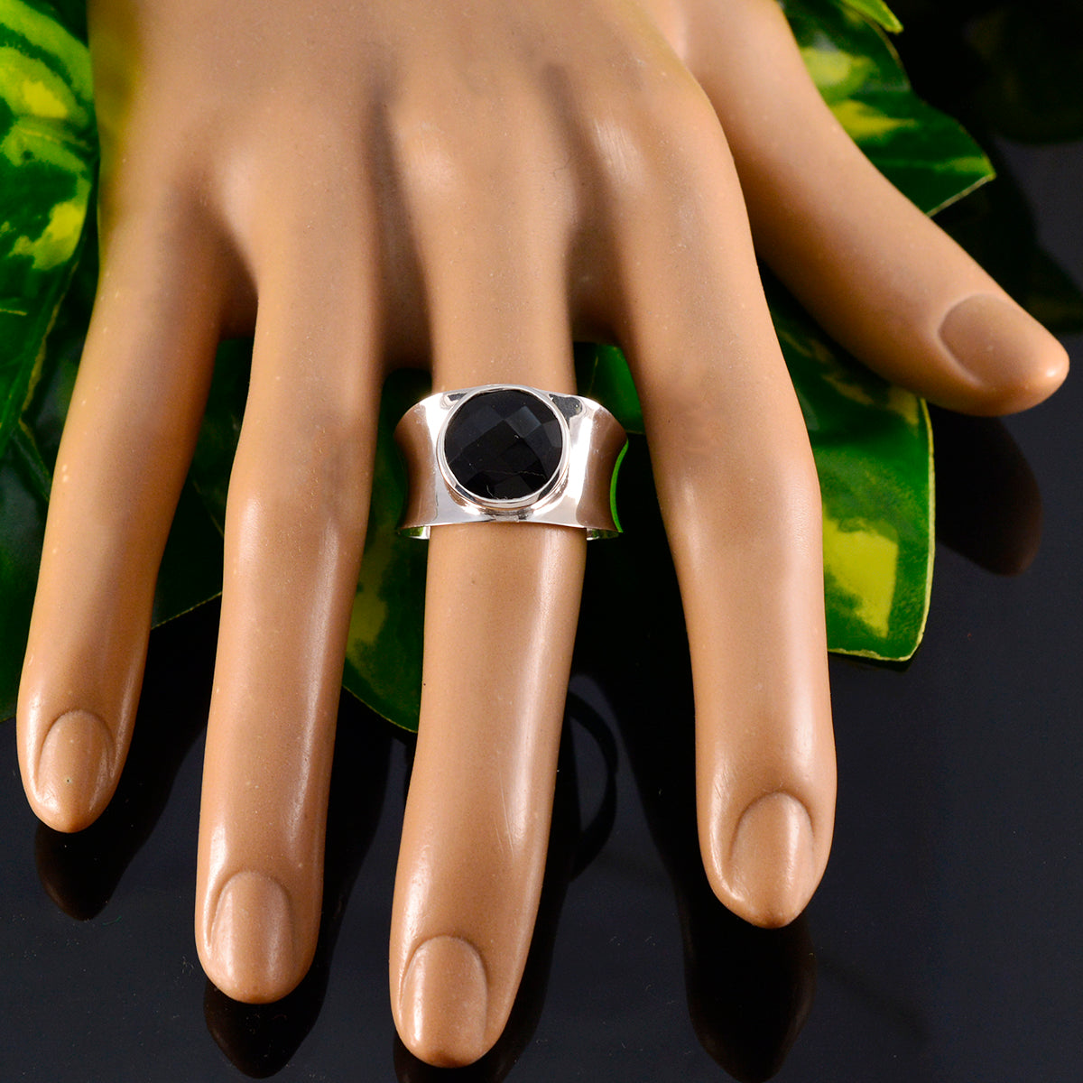 Black Onyx Solitaire Italian Silver Black Gemstone Edgy Armor Band Jewellery