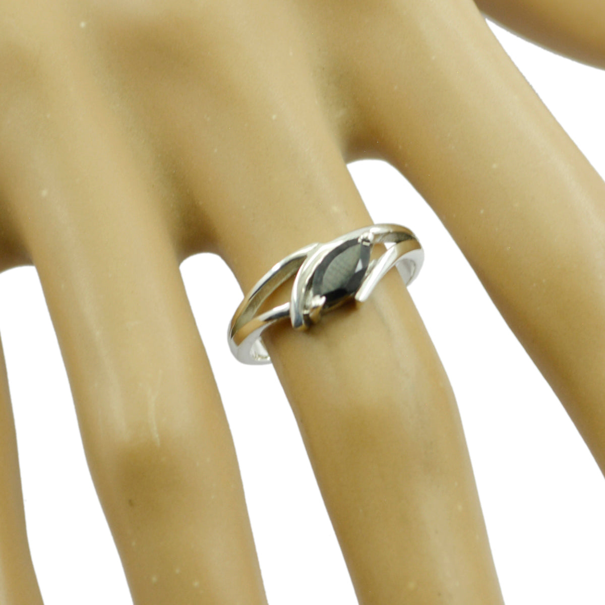 Black Onyx Solitaire Japanese 92.5 Silver Black Gemstone Dainty Modern Ring Jewelry