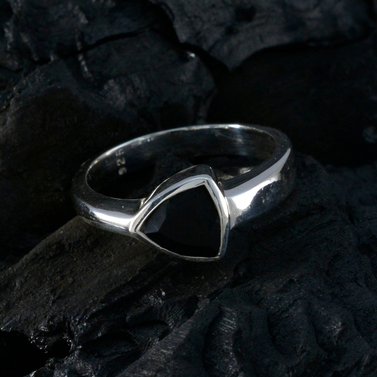 Black Onyx Solitaire Moroccan 925 Silver Black Gems Tiny Boho Ring Jewellery