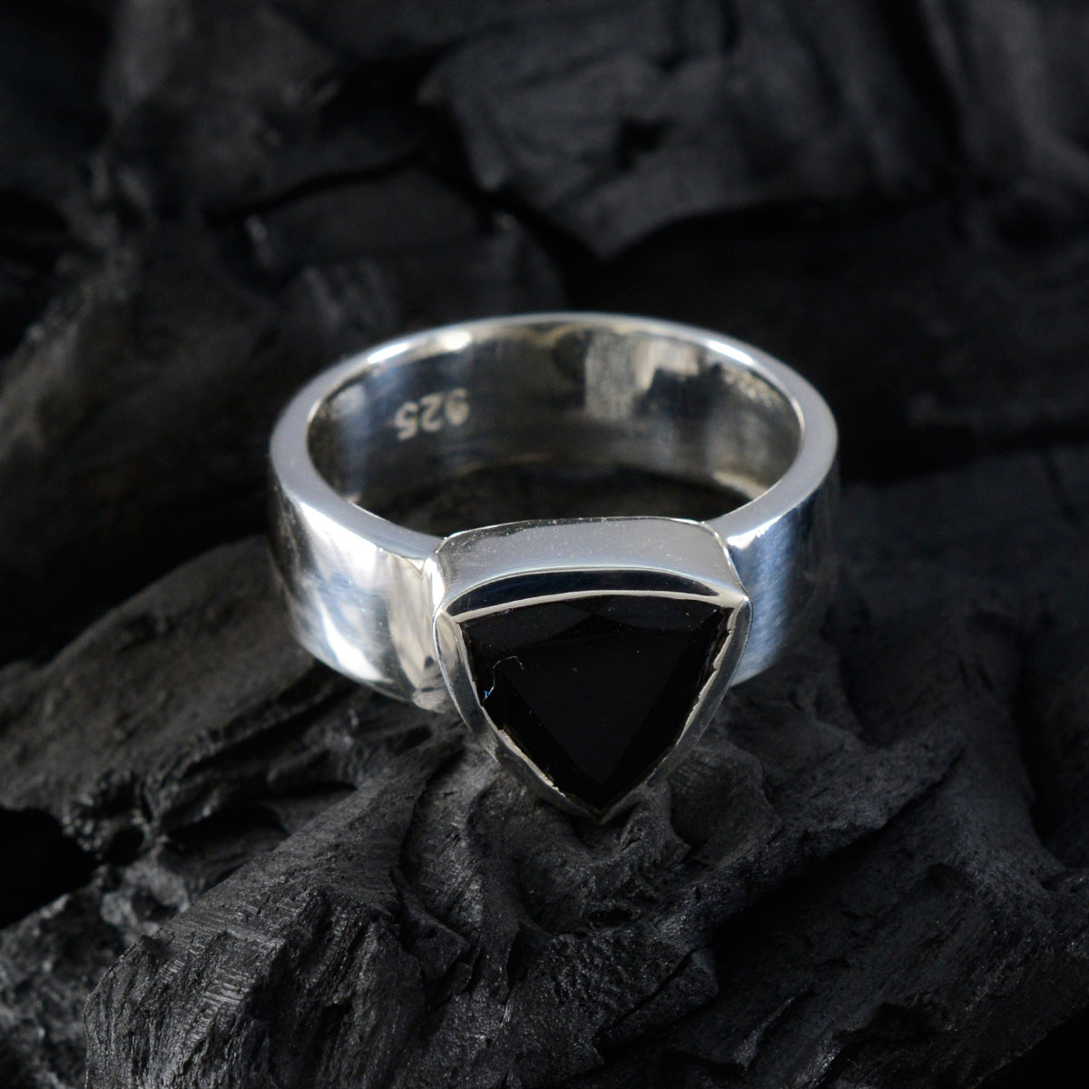 Black Onyx Solitaire Russian 925 Silver Black Gems Eye catching Signet Band Jewelry