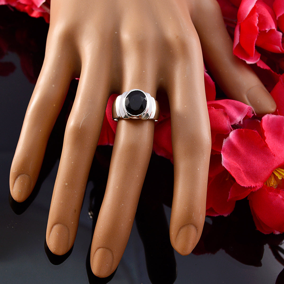 Black Onyx Solitaire German Silver Black Gems Eye catching Love Ring Jewellery