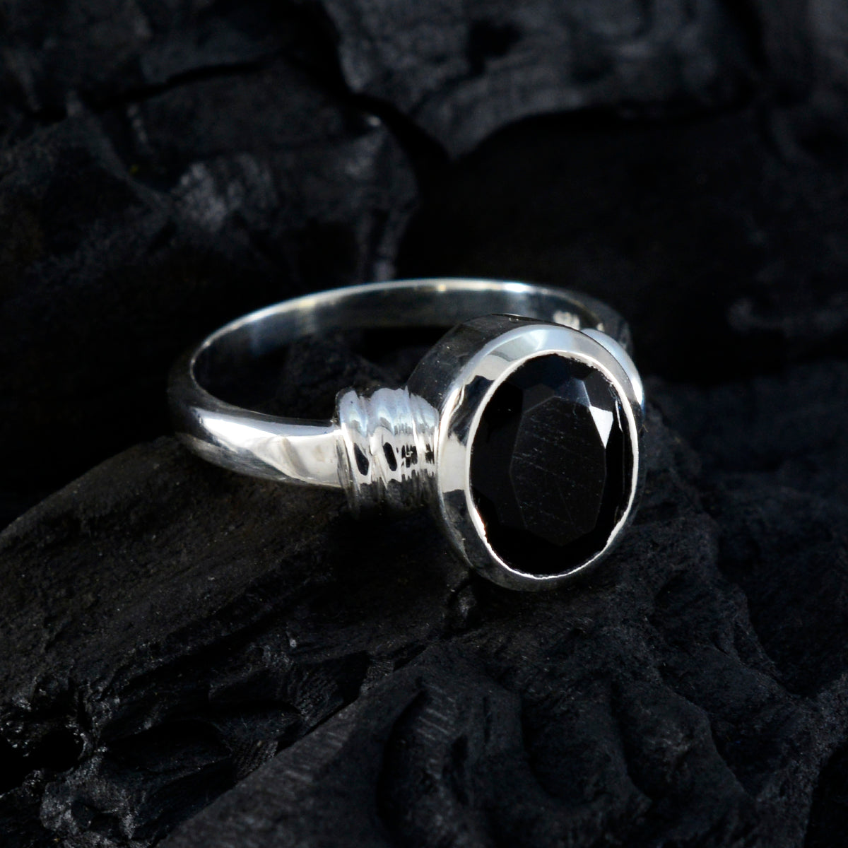 Black Onyx Solitaire Egyptian 92.5 Silver Black Gems Mid weight Sophisticated Ring Jewellery