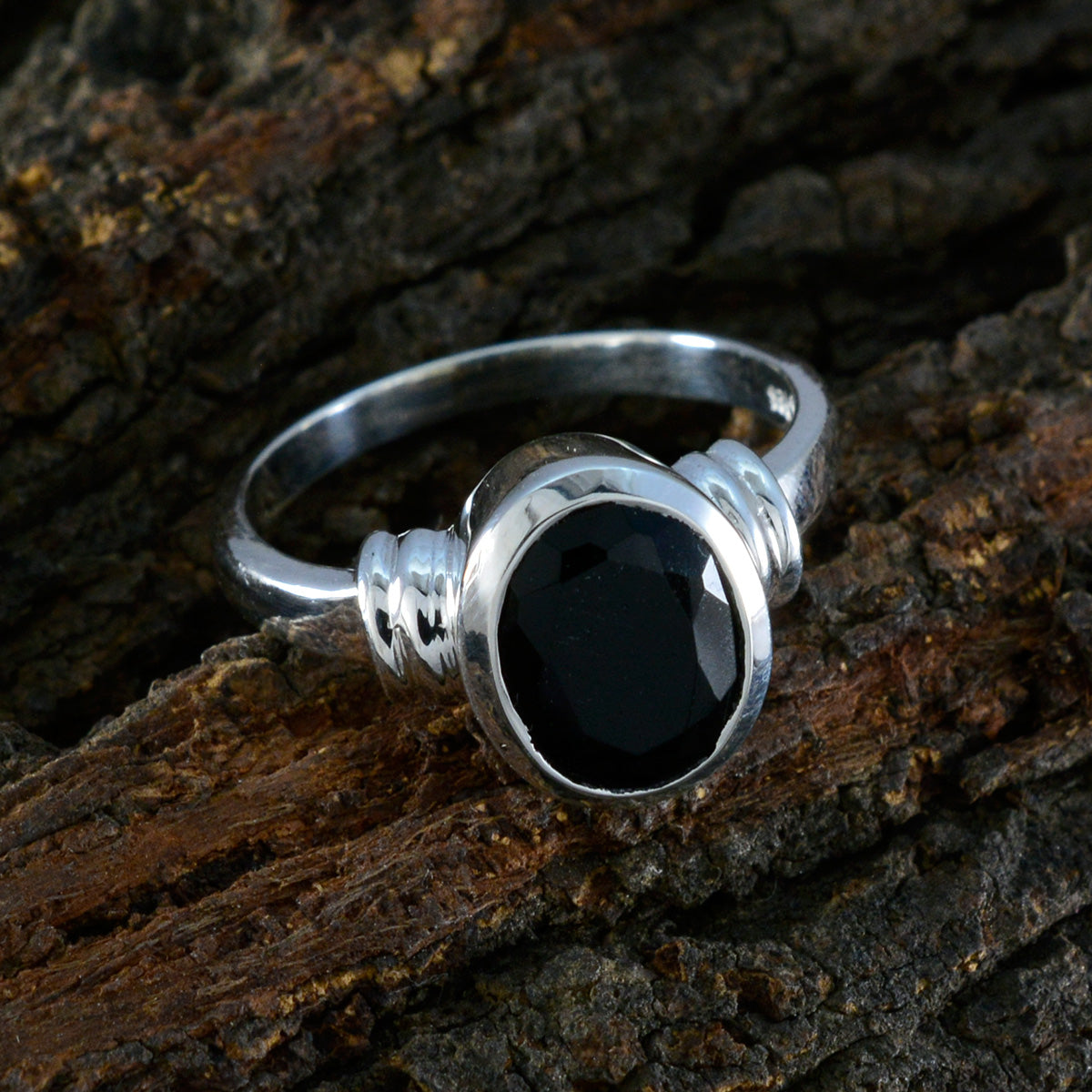 Black Onyx Solitaire Egyptian 92.5 Silver Black Gems Mid weight Sophisticated Ring Jewellery