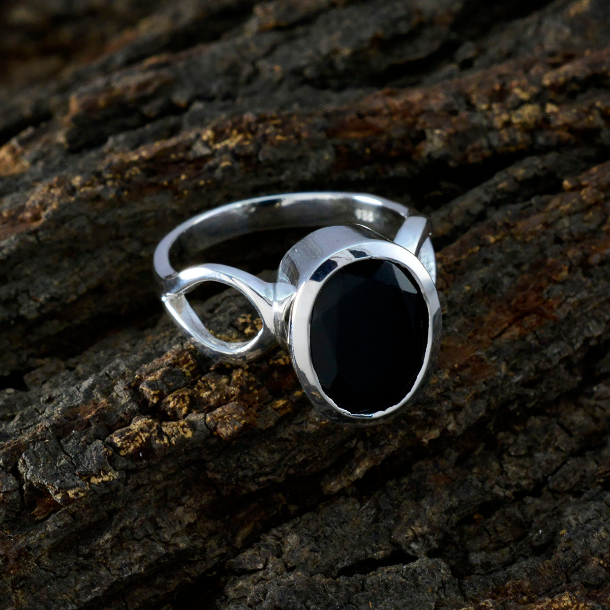 Black Onyx Solitaire French 92.5 Silver Black Gemstones Minimal Contemporary Ring Jewelry