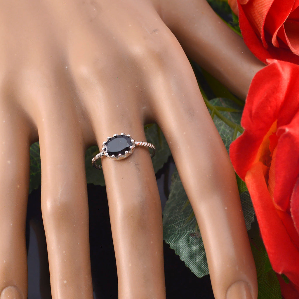 Black Onyx Solitaire Japanese 92.5 Silver Black Gemstone Minimalist Twist Ring Jewellery