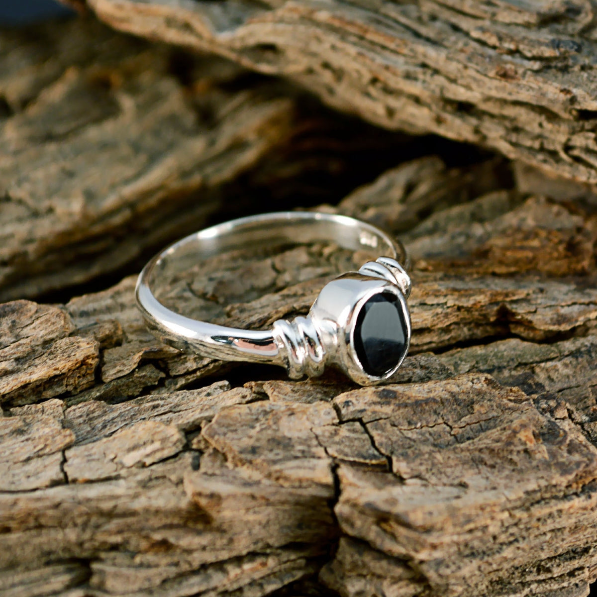 Black Onyx Solitaire Turkish 92.5 Silver Black Gemstones Delicate Graceful Ring Jewellery