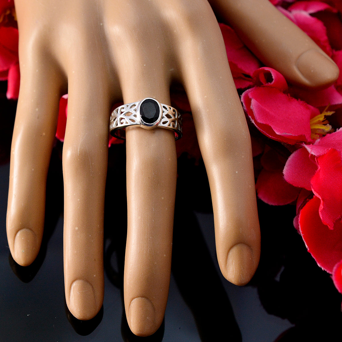 Black Onyx Solitaire Middle Eastern Sterling Silver Black Gemstones Whisper thin Filigree Ring Jewellery