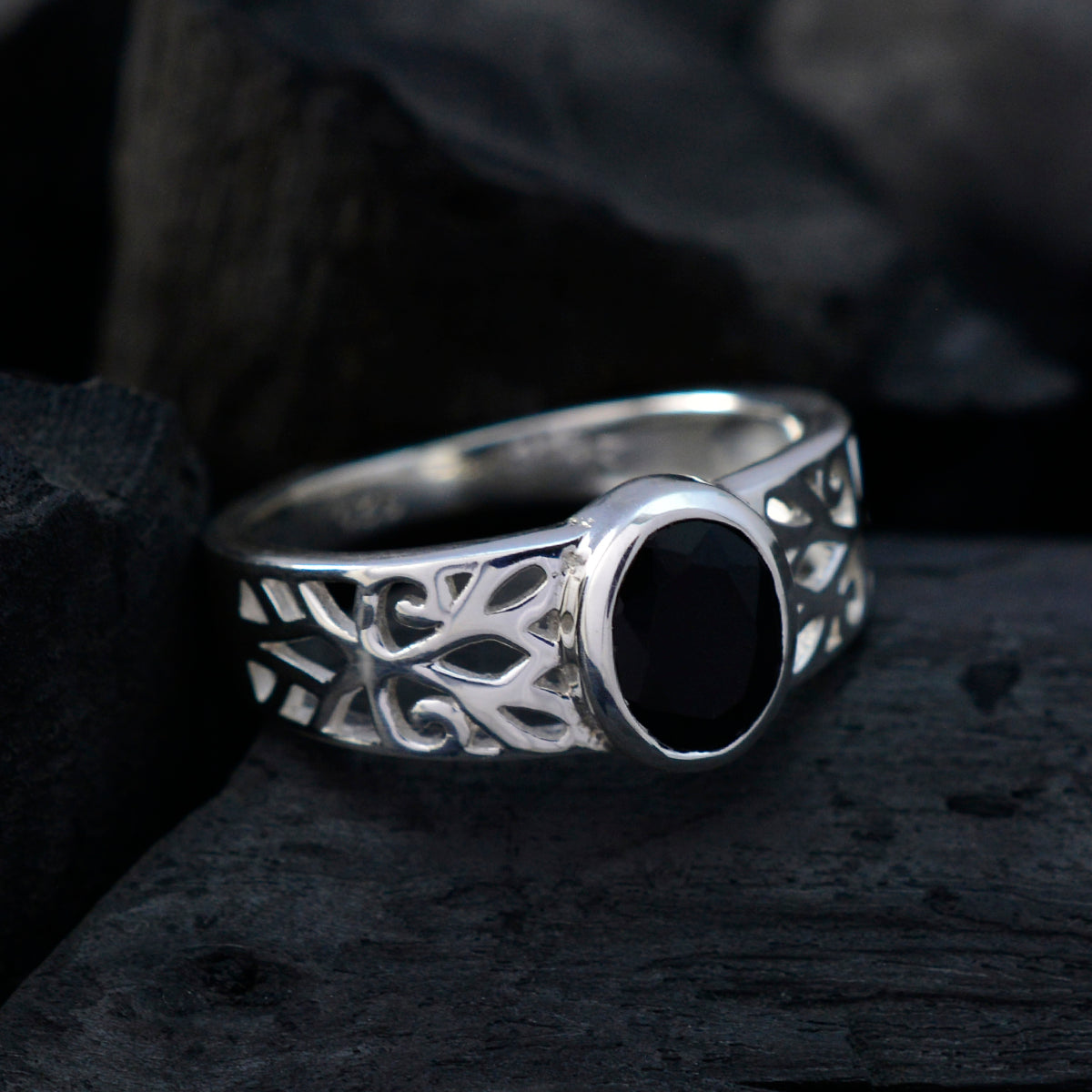 Black Onyx Solitaire Middle Eastern Sterling Silver Black Gemstones Whisper thin Filigree Ring Jewellery