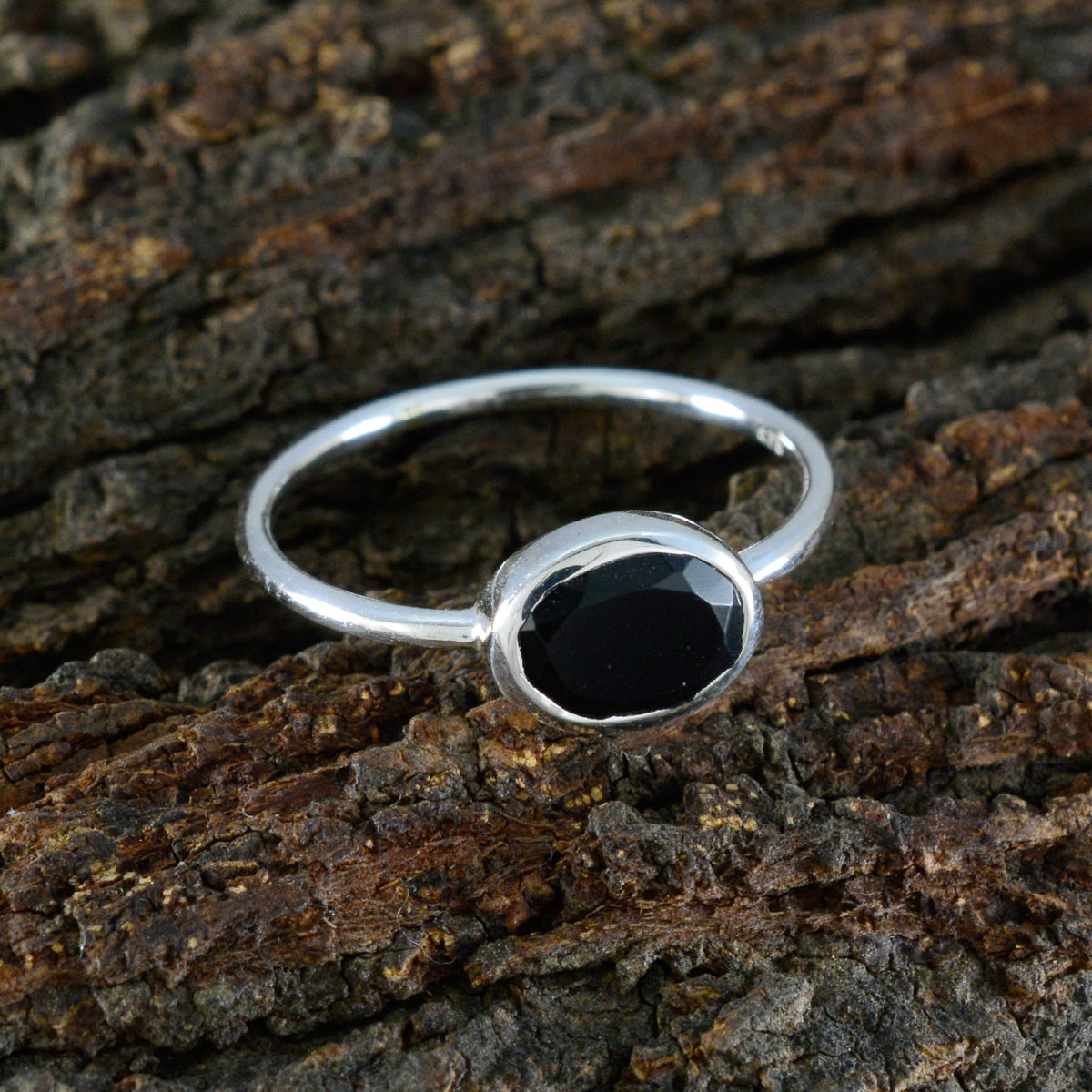 Black Onyx Solitaire Japanese 92.5 Silver Black Gemstone Elegant  Sophisticated Ring Jewellery