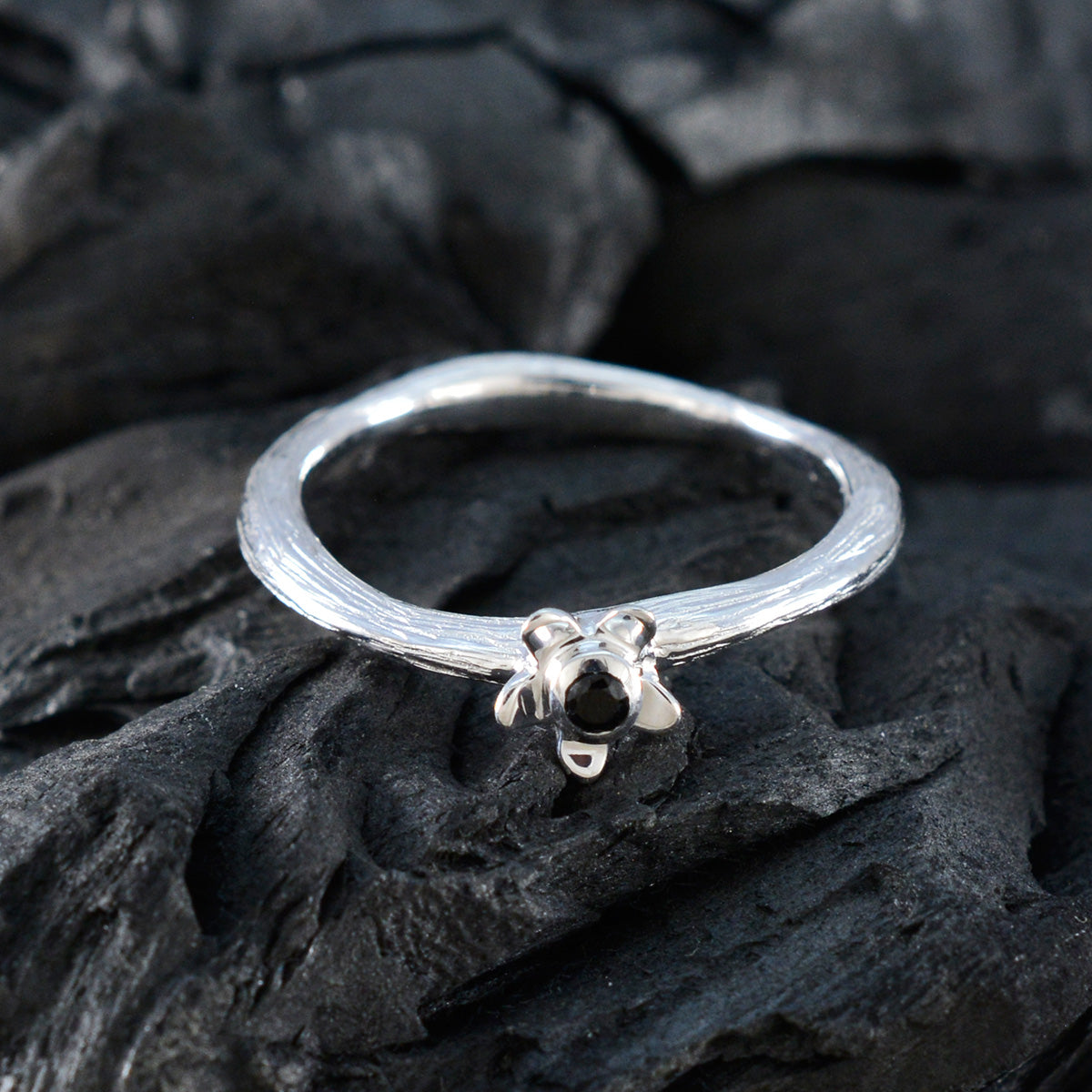 Black Onyx Solitaire American 92.5 Silver Black Gemstones Dainty Feminine Ring Jewellery