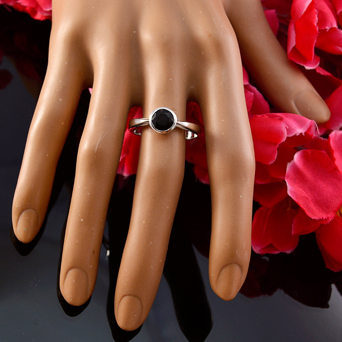 Black Onyx Solitaire Korean Silver Black Gemstones Whisper thin Modern Ring Jewelry