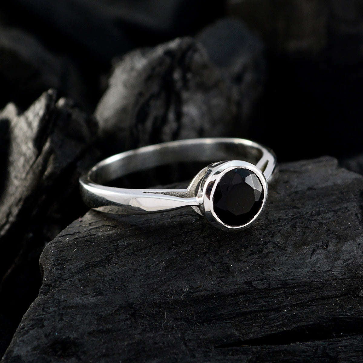 Black Onyx Solitaire Korean Silver Black Gemstones Whisper thin Modern Ring Jewelry