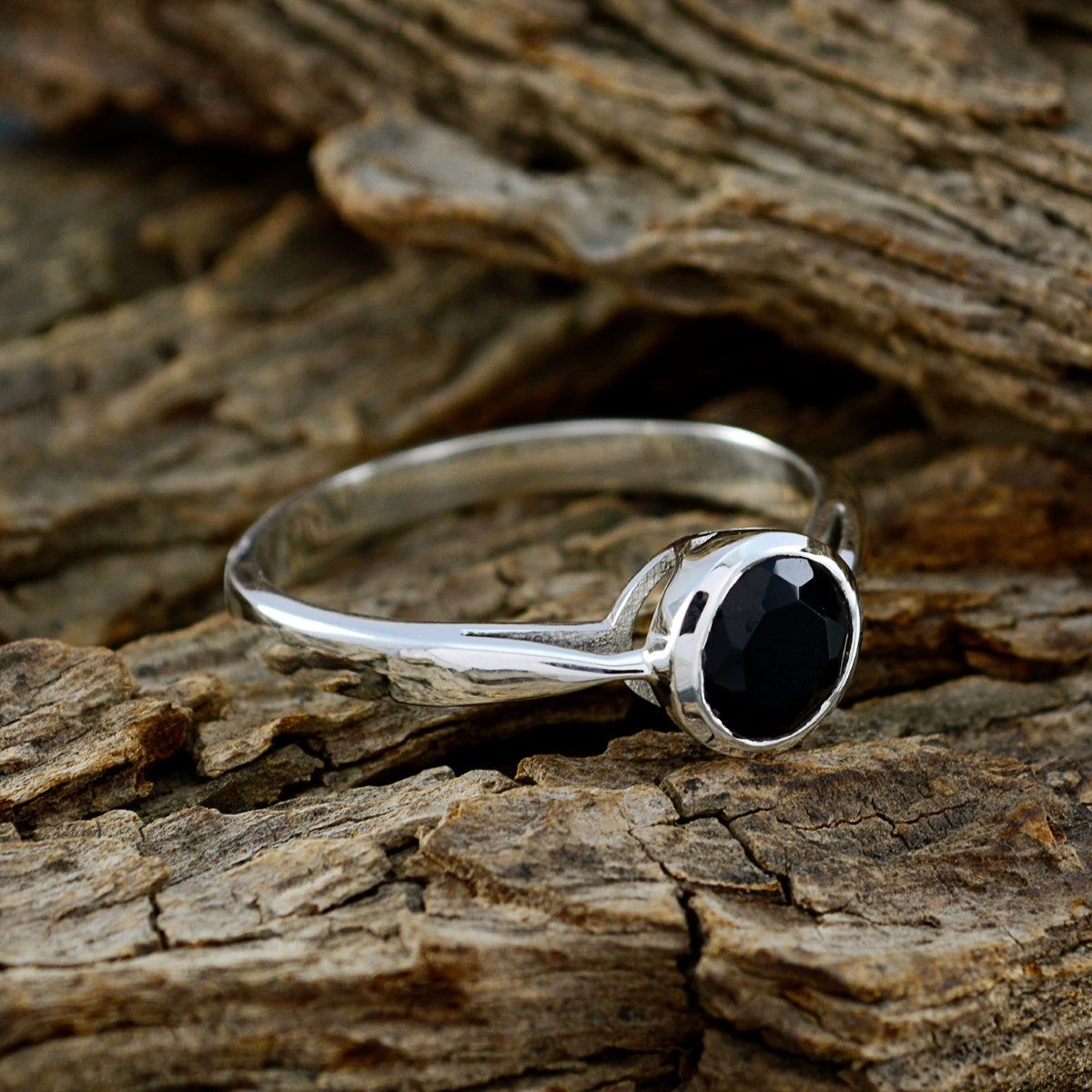 Black Onyx Solitaire Korean Silver Black Gemstones Whisper thin Modern Ring Jewelry