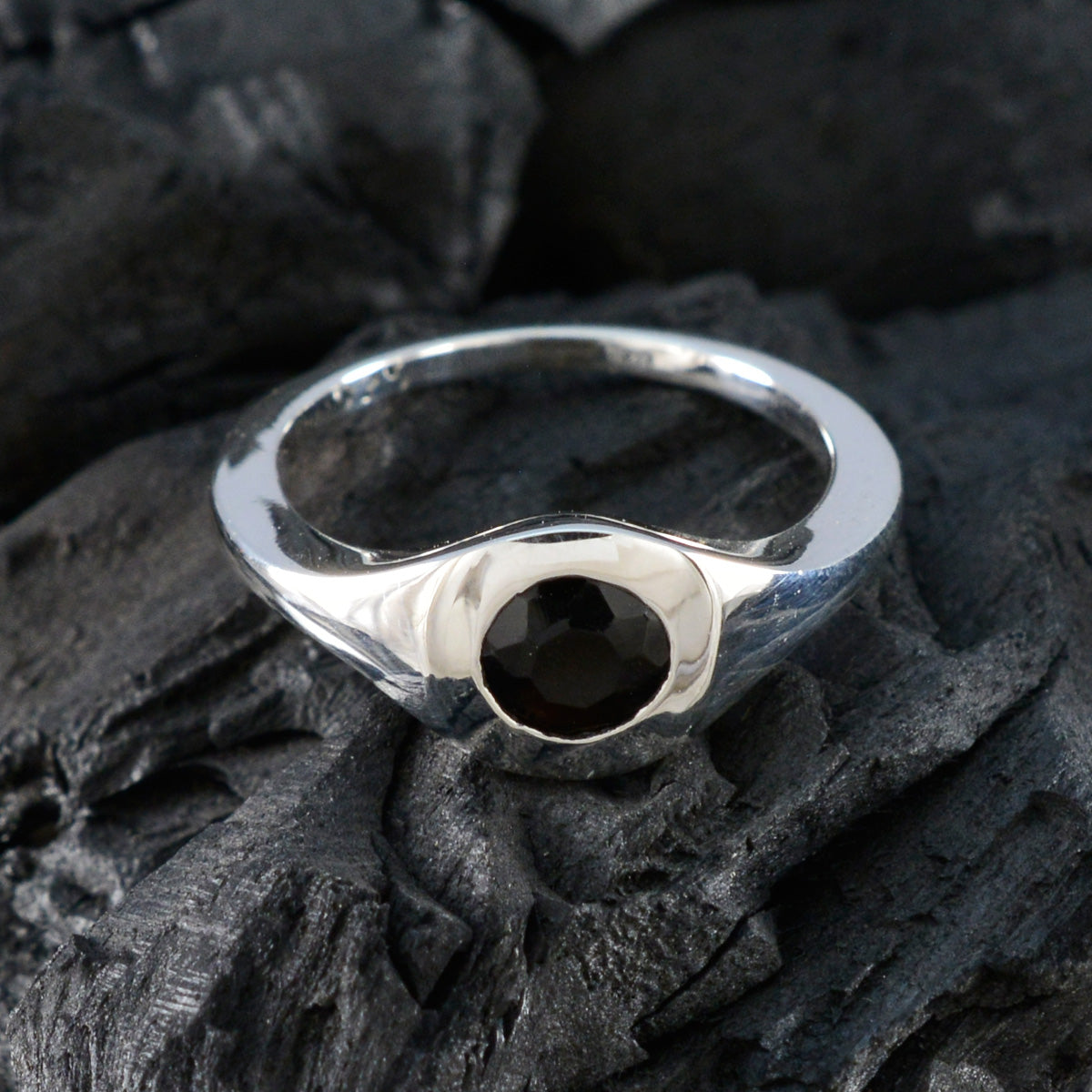 Black Onyx Solitaire Indian Sterling Silver Black Gemstone Featherlight Graceful Ring Jewellery