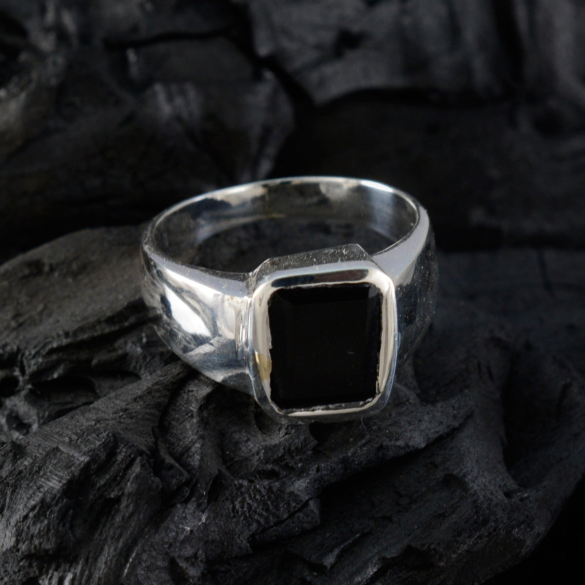 Black Onyx Solitaire African Silver Black Gems Mid weight Signet Ring Jewellery