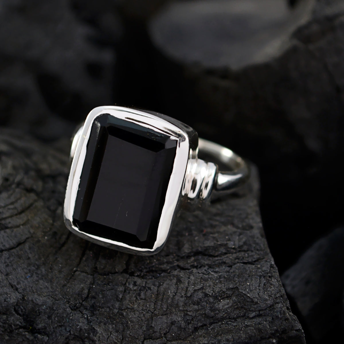 Black Onyx Solitaire German 925 Silver Black Gemstone Eye catching Signet Ring Jewelry