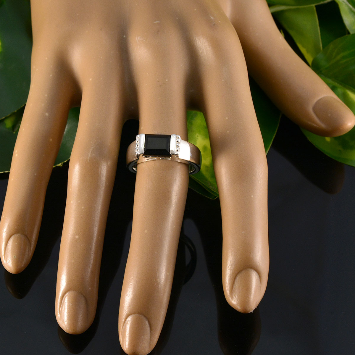 Black Onyx Solitaire Indian Silver Black Gems Classic Romantic Ring Jewellery