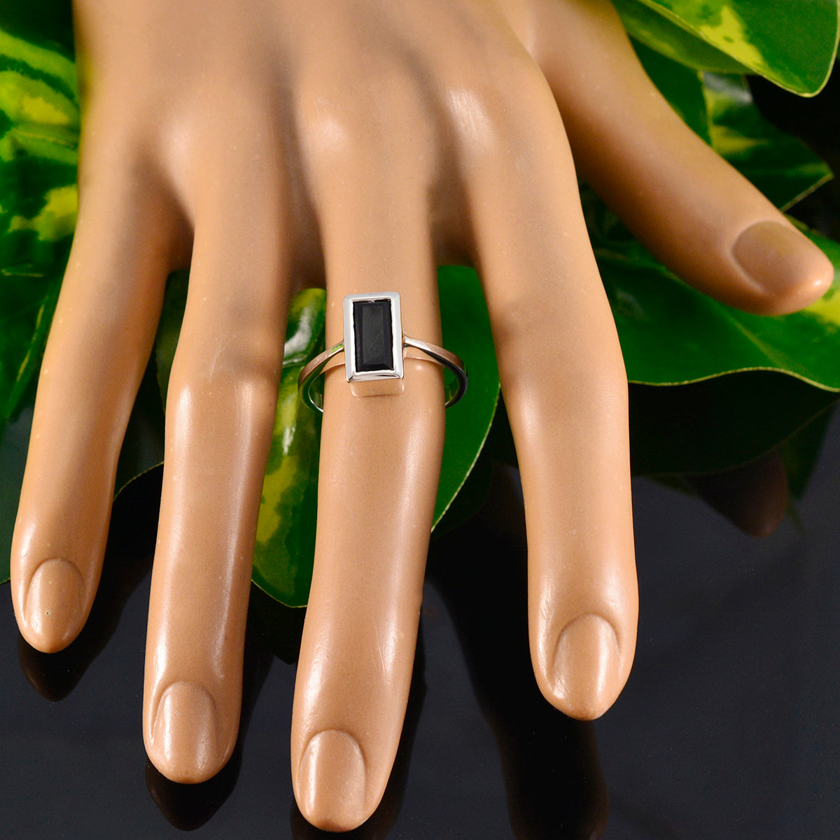 Black Onyx Solitaire French Sterling Silver Black Gems Featherlight Trendy Ring Jewelry