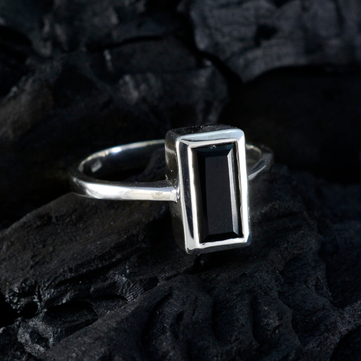 Black Onyx Solitaire French Sterling Silver Black Gems Featherlight Trendy Ring Jewelry