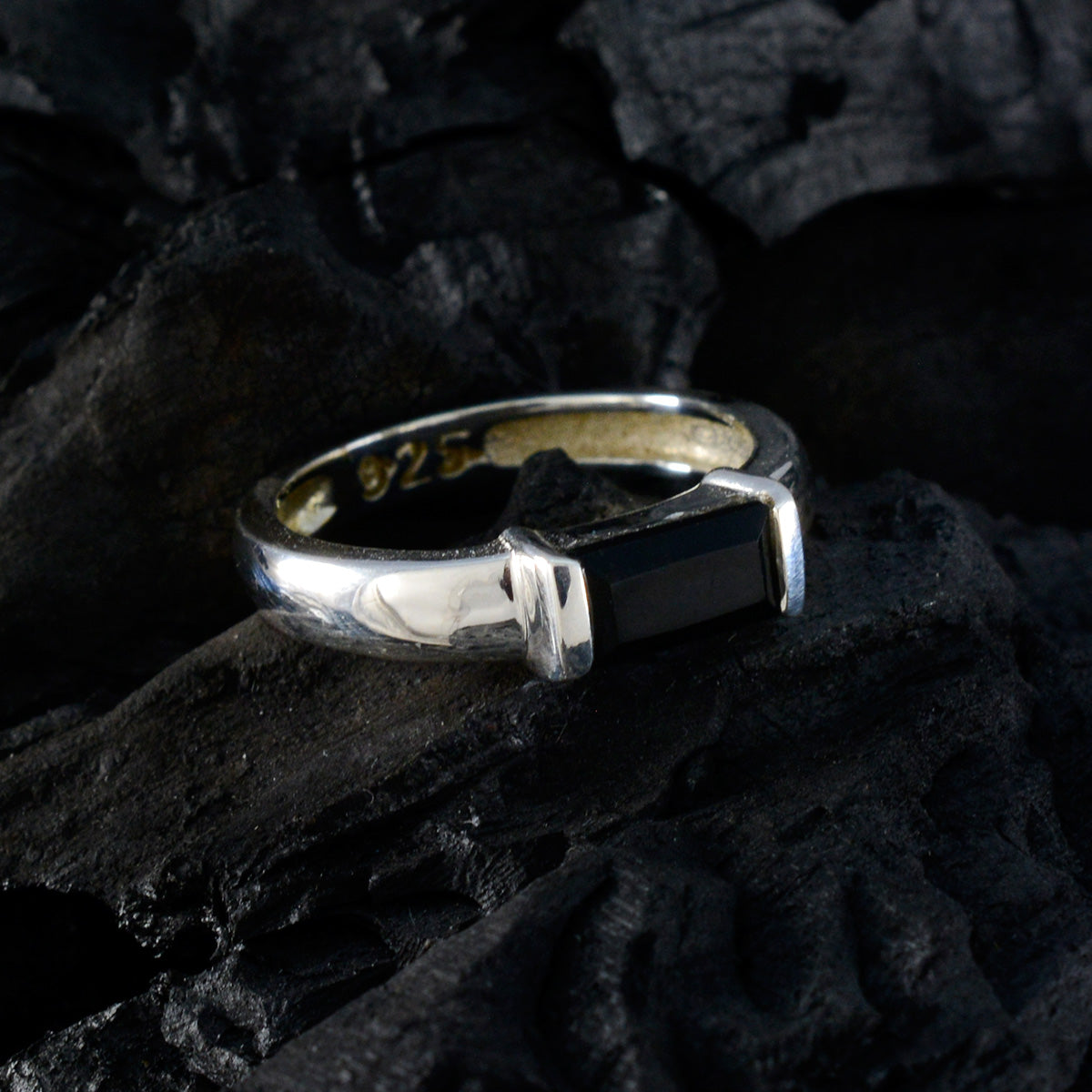 Black Onyx Solitaire Korean 925 Sterling Silver Black Gemstone Whisper thin Abstract Ring Jewellery