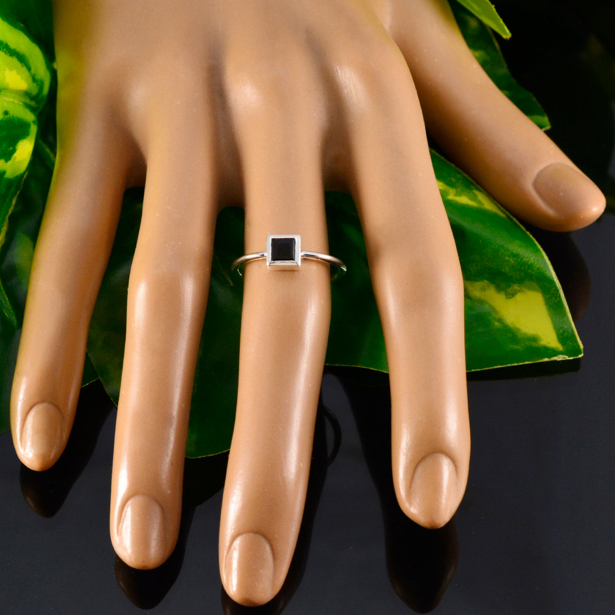 Black Onyx Solitaire Korean Silver Black Gems Elegant  Luxurious Ring Jewellery