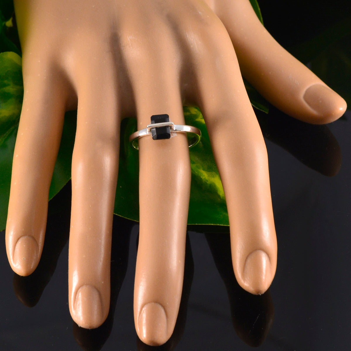 Black Onyx Solitaire Japanese 92.5 Silver Black Gemstone Dainty Luxurious Ring Jewelry