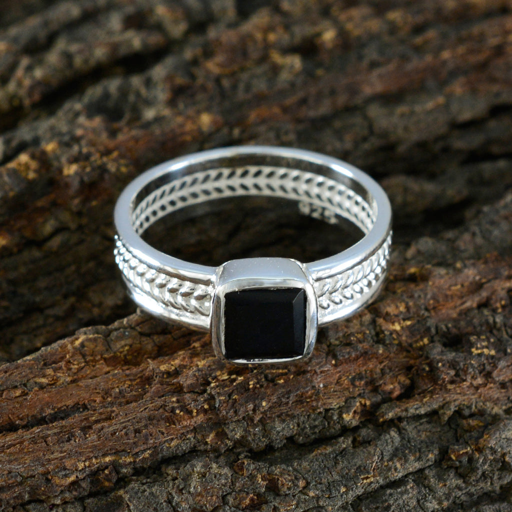 Black Onyx Solitaire Australian Sterling Silver Black Gemstones Mid weight Rope Wire Band Jewelry