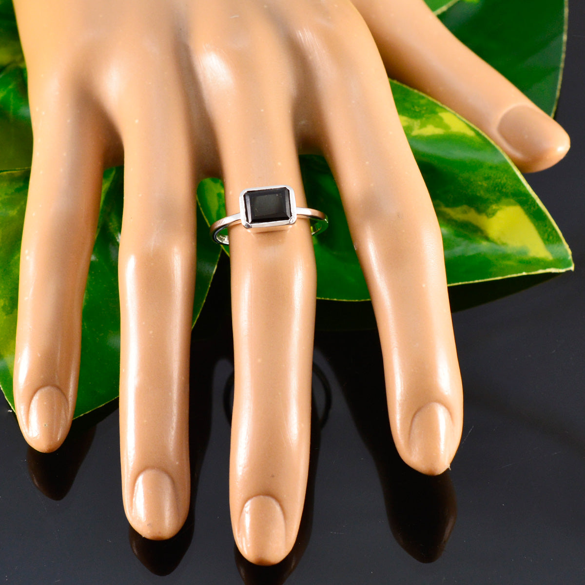 Black Onyx Solitaire American 92.5 Silver Black Gemstone Dainty Luxurious Ring Jewellery
